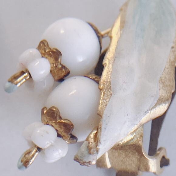 VTG Made In Austria Clip On Earrings White Glass Blue Rhinestone 1950s - Picture 6 of 13